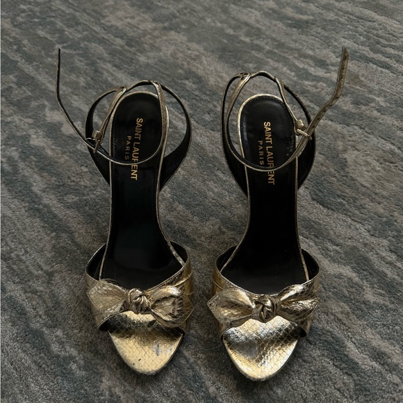 Saint Laurent Anouk Metallic
Snakeskin Bow Sandals size 37 1/2 - Picture 2 of 5